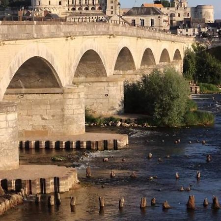 Le 17 Entre Gare Et Chateau Amboise Luaran gambar