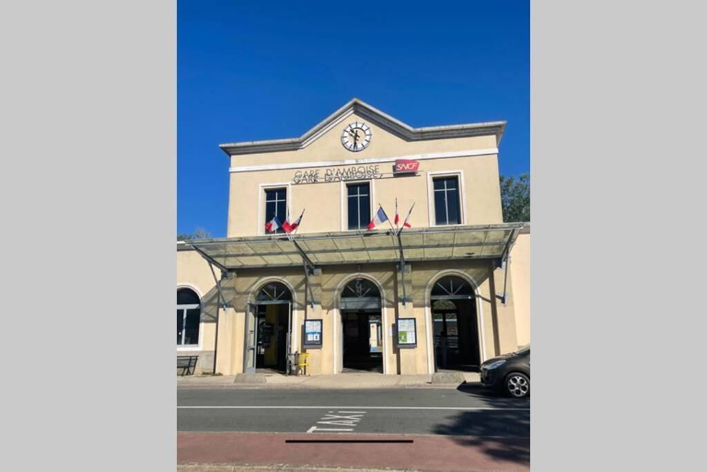 Le 17 Entre Gare Et Chateau Amboise Luaran gambar